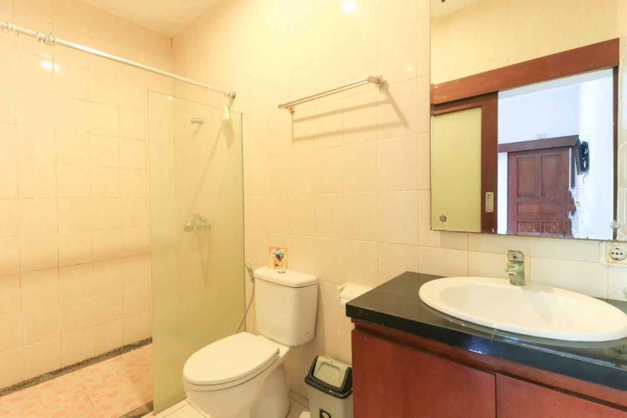 Puri Jayaraja Guest House Kuta Lombok Esterno foto