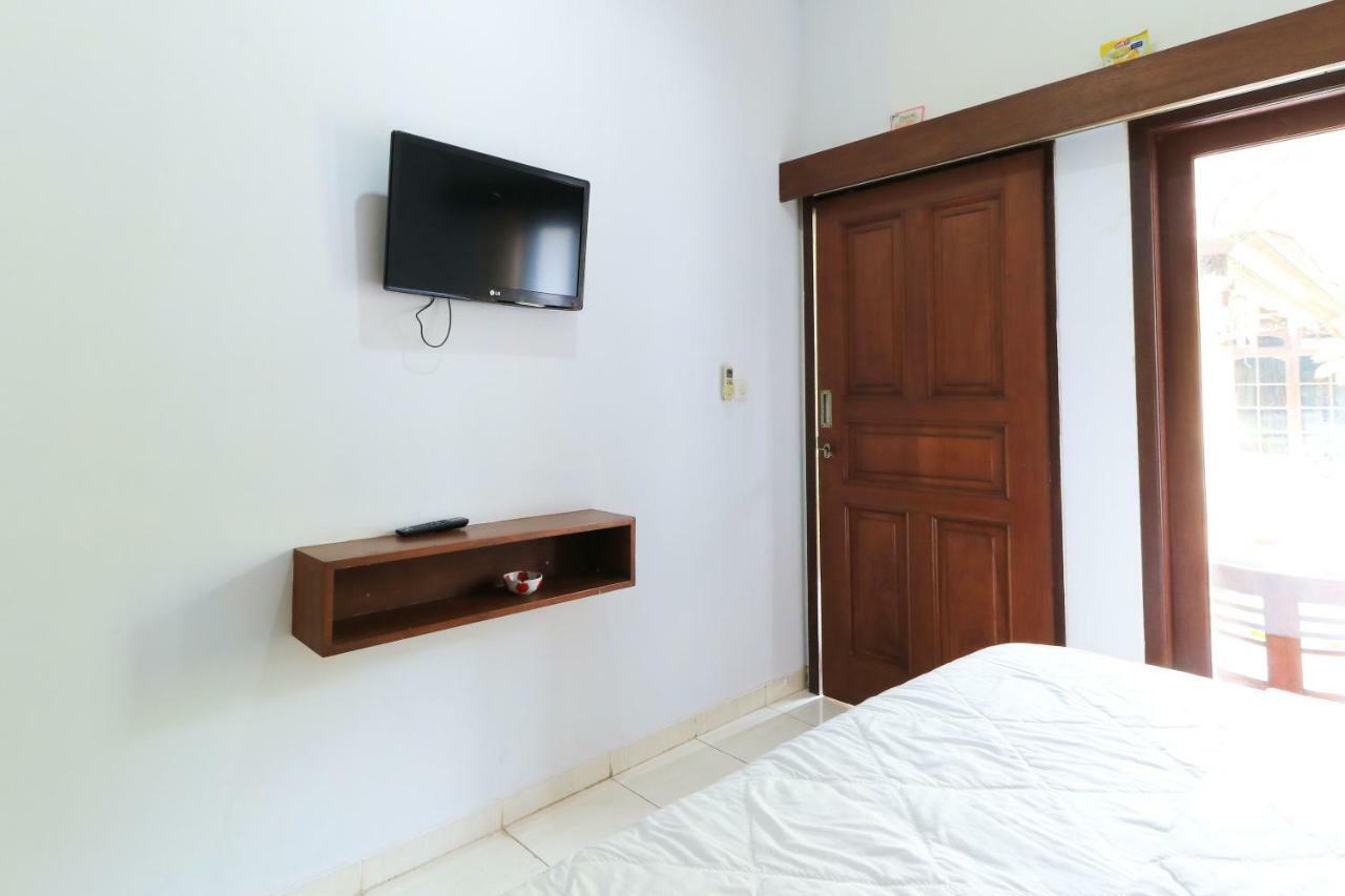 Puri Jayaraja Guest House Kuta Lombok Esterno foto