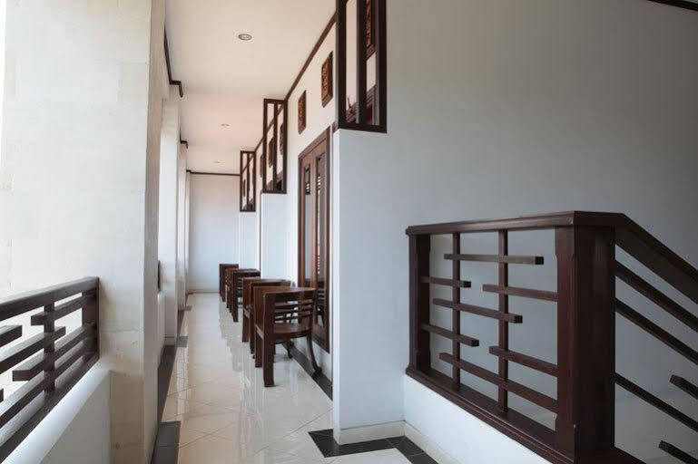Puri Jayaraja Guest House Kuta Lombok Esterno foto