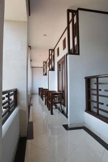 Puri Jayaraja Guest House Kuta Lombok Esterno foto