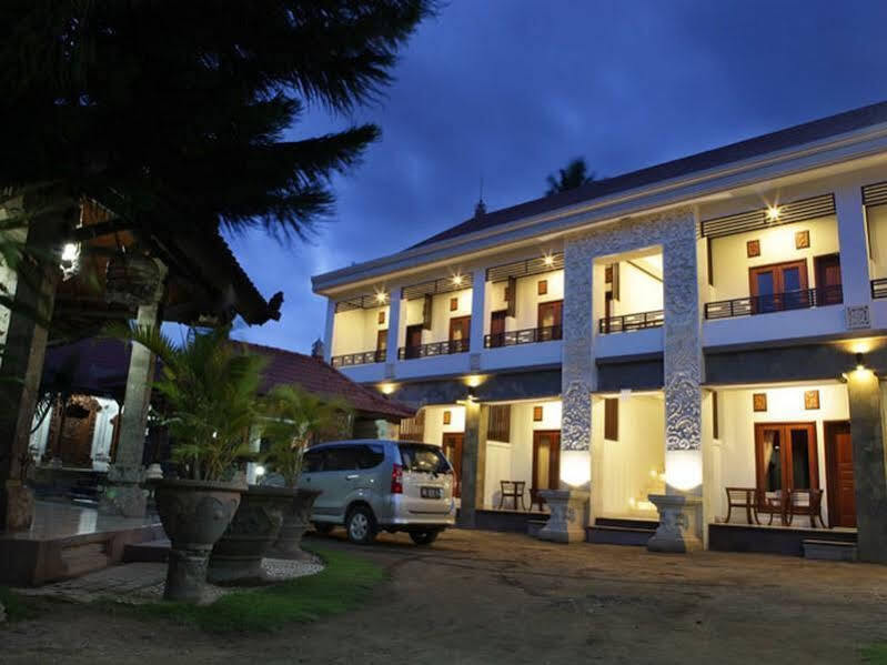 Puri Jayaraja Guest House Kuta Lombok Esterno foto
